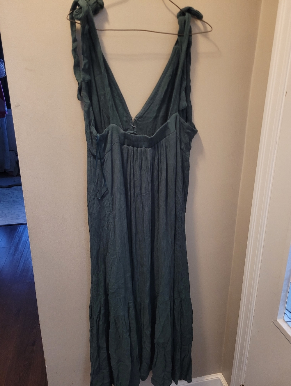 Abercrombie Fitch Tie-Shoulder Maxi Dress in Forest Green - Picture 5 of 6